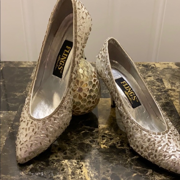Flings Shoes - Vintage NWTFlingsSilverBeaded EveningPumps 8 1/2